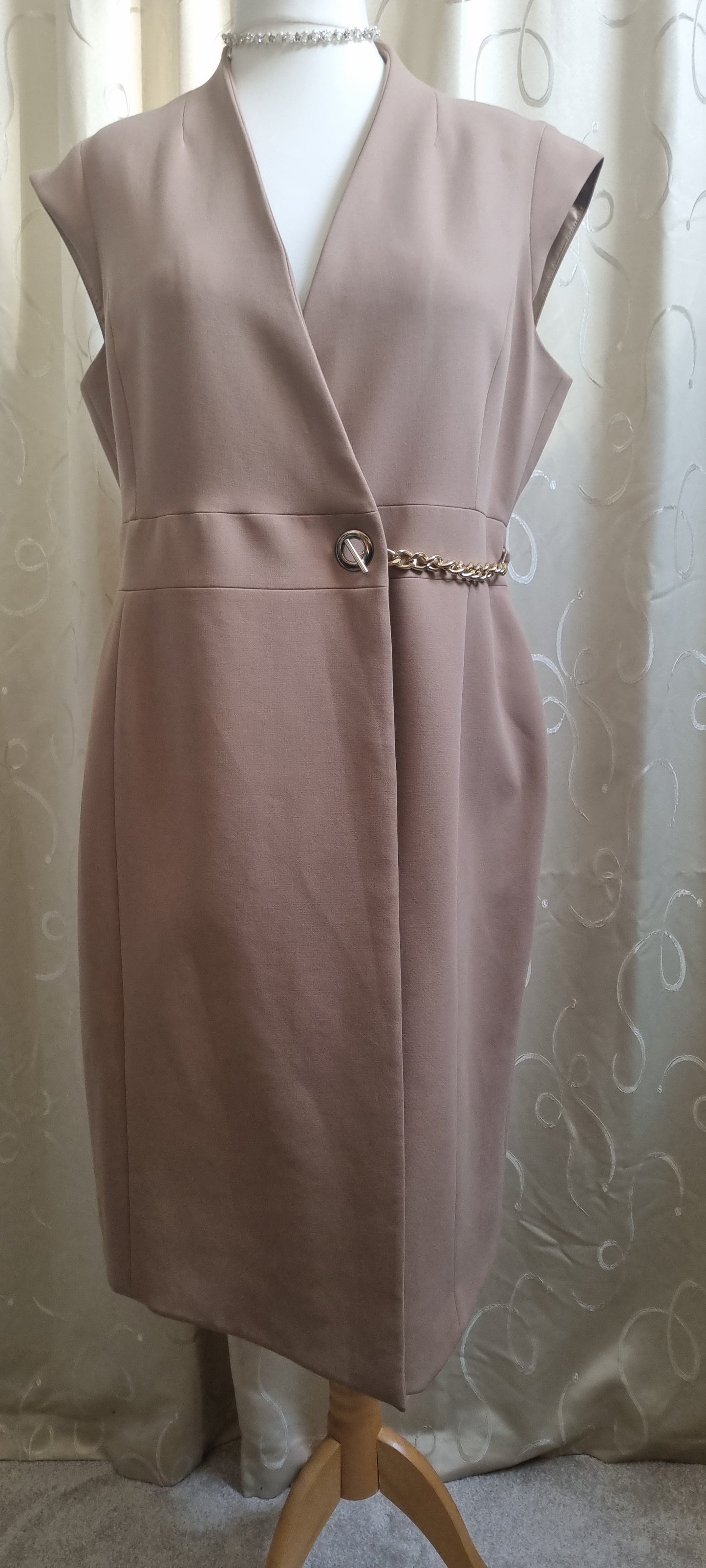 Karen Millen Dress UK 20 Taupe Beige Sleeveless Chain Detail Shift Midi NWT
