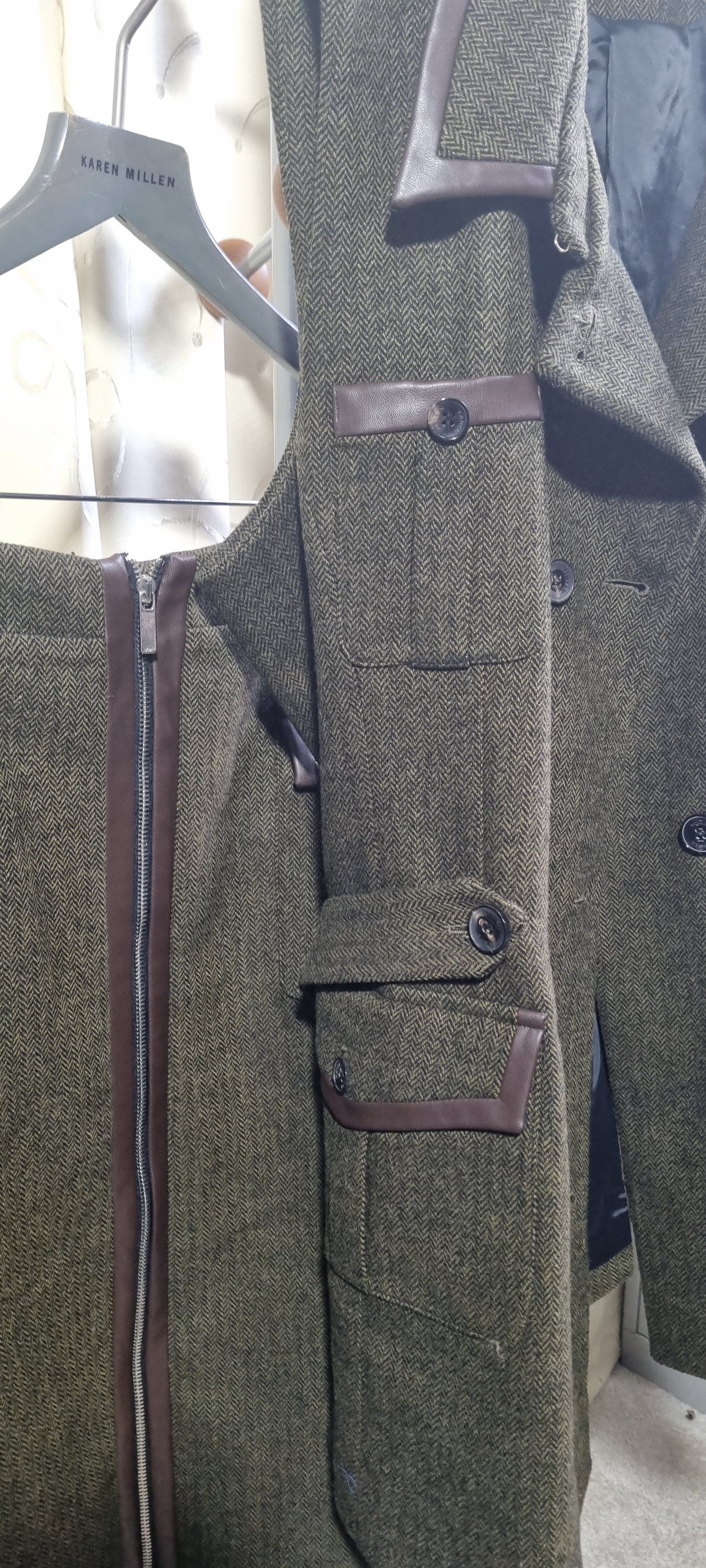 Karen Millen Tweed Waistcoat & Skirt Set – Size 24 – Excellent Condition