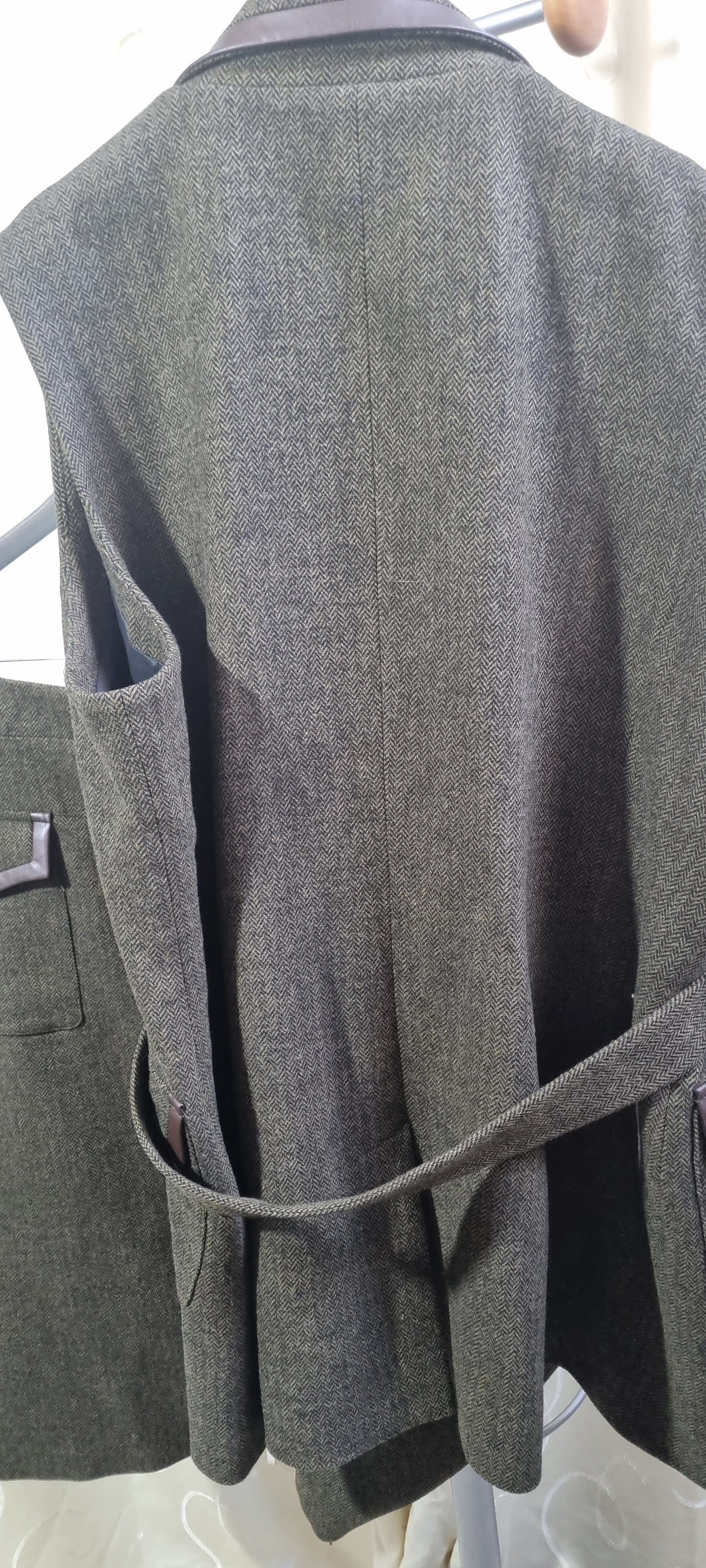 Karen Millen Tweed Waistcoat & Skirt Set – Size 24 – Excellent Condition