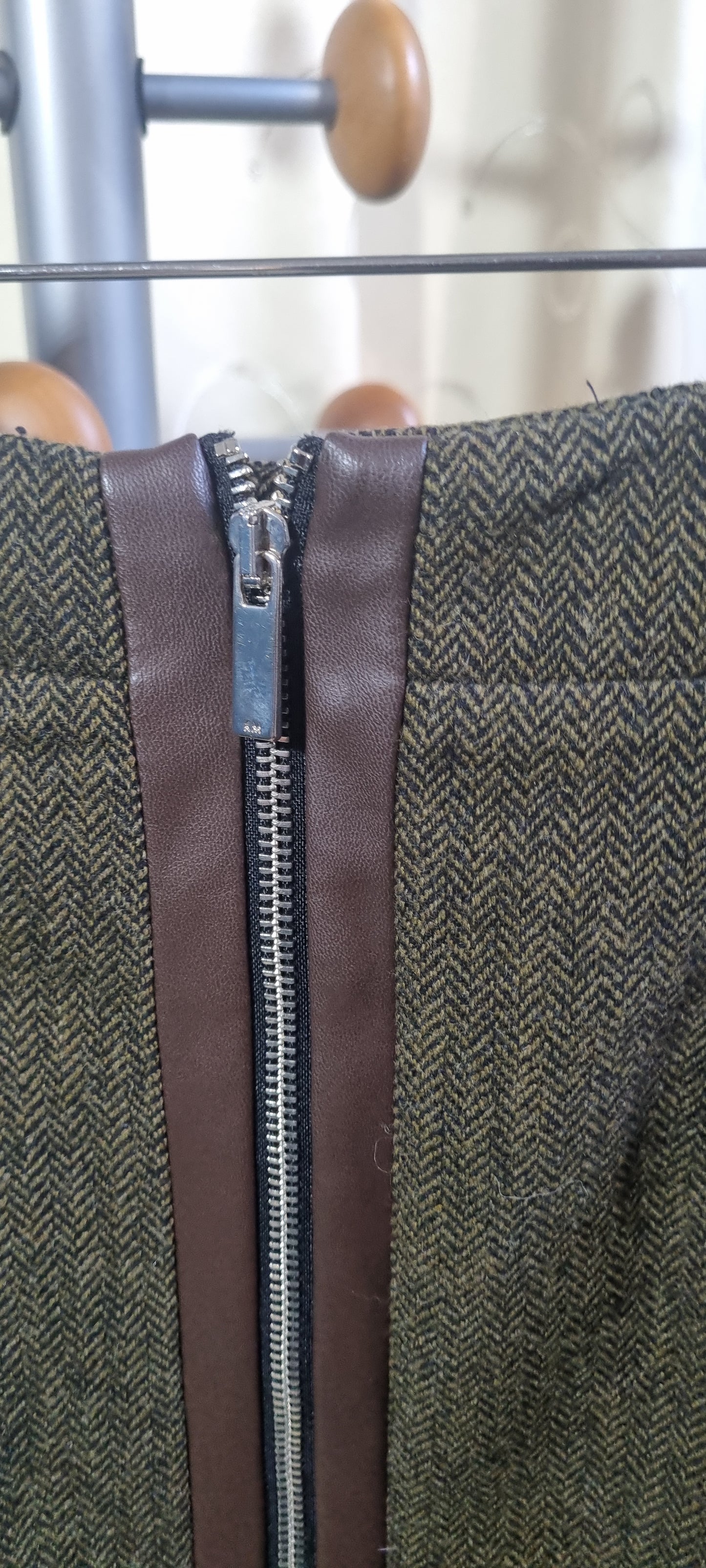 Karen Millen Tweed Waistcoat & Skirt Set – Size 24 – Excellent Condition