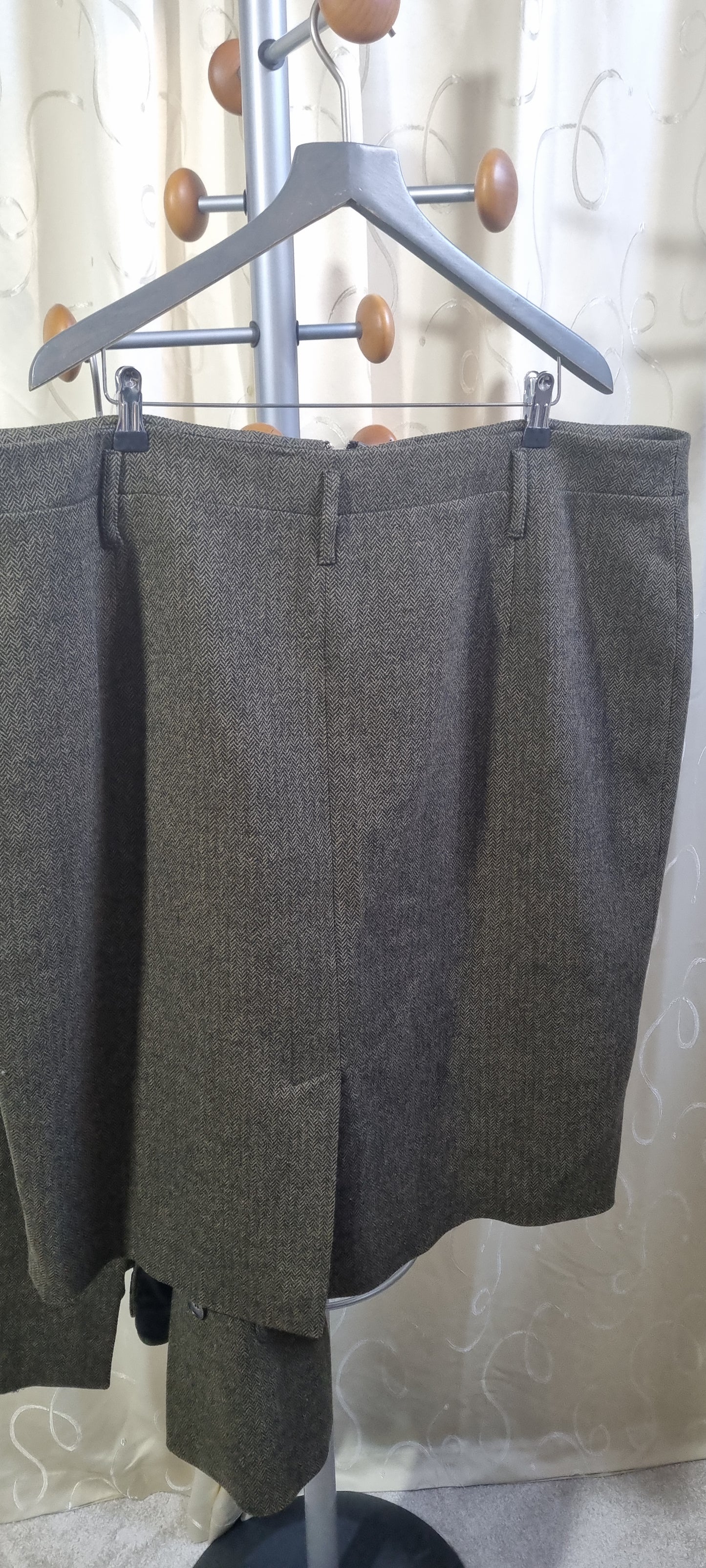 Karen Millen Tweed Waistcoat & Skirt Set – Size 24 – Excellent Condition