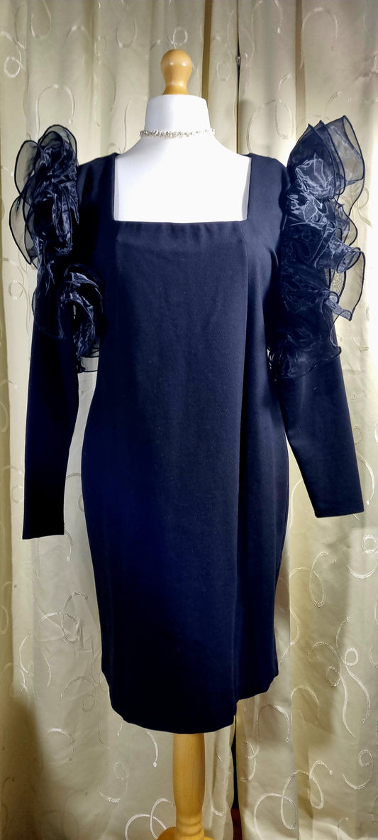 Karen Millen Black Statement Sleeve Dress – Size 22 – Excellent Condition
